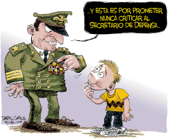 RUMSFELD Y LAS MEDALLAS  by Daryl Cagle