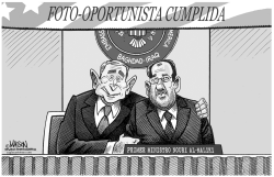 FOTO- OPORTUNISTA CUMPLIDA by RJ Matson