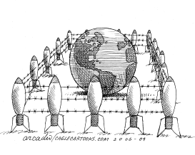 MUNDO CERCADO by Arcadio Esquivel