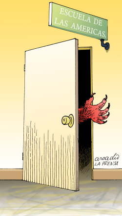 LA CASA DEL TERROR  by Arcadio Esquivel